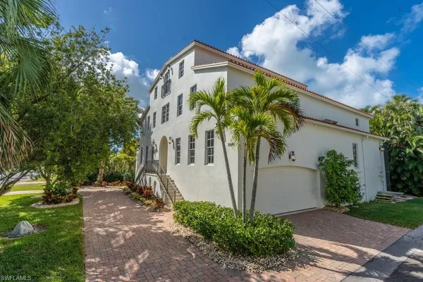 $5,795,000 | 1160 8th Street South, Naples, FL 34102