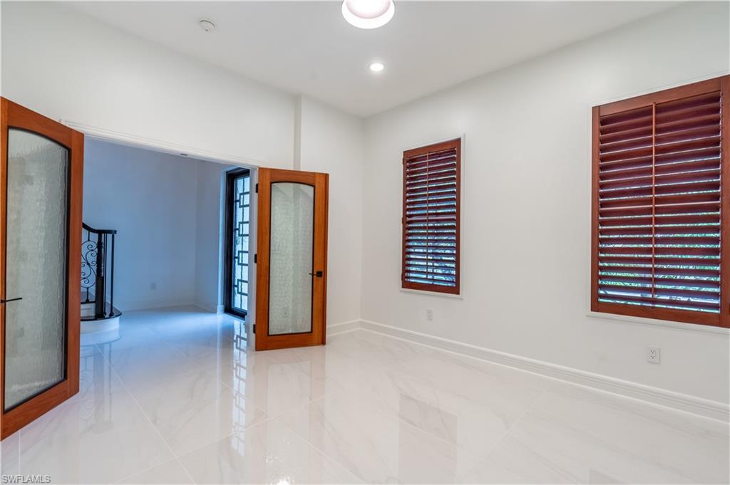 1160 8th Street South Naples, FL 34102 - Photo 28 of 49