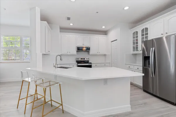 $1,075,000 | 295 Northeast 5th Avenue, Unit 32, Delray Beach, FL 33483