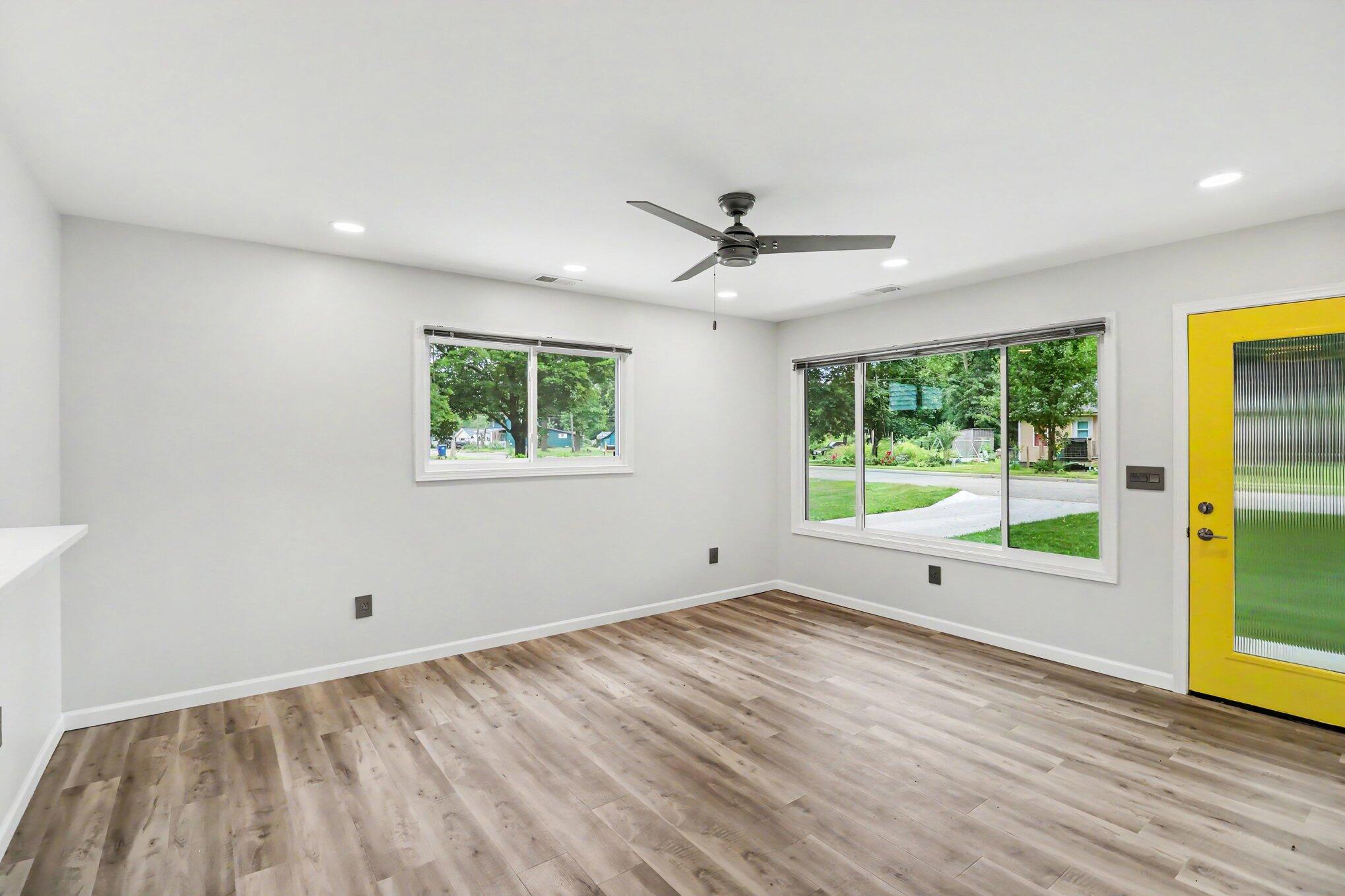 709 11th Street Three Rivers, MI 49093 - Photo 6 of 25 003_file_3425