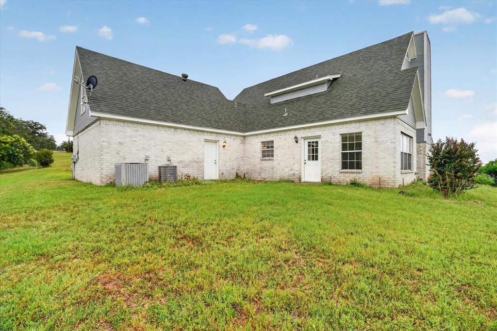 4697 Holbrook Road Springtown, TX 76082 - Photo 28 of 35