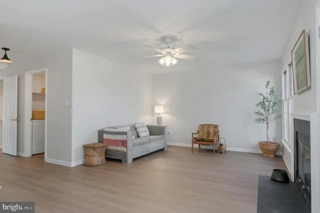 $840,000 | 3916 Oak Street, Fairfax, VA 22030