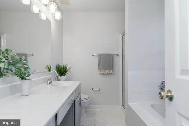 $840,000 | 3916 Oak Street, Fairfax, VA 22030