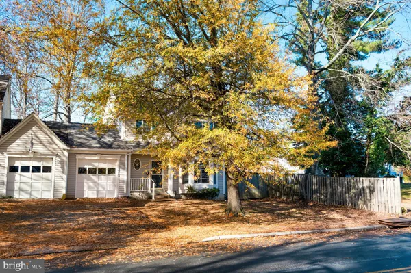 $823,000 | 3916 Oak Street, Fairfax, VA 22030