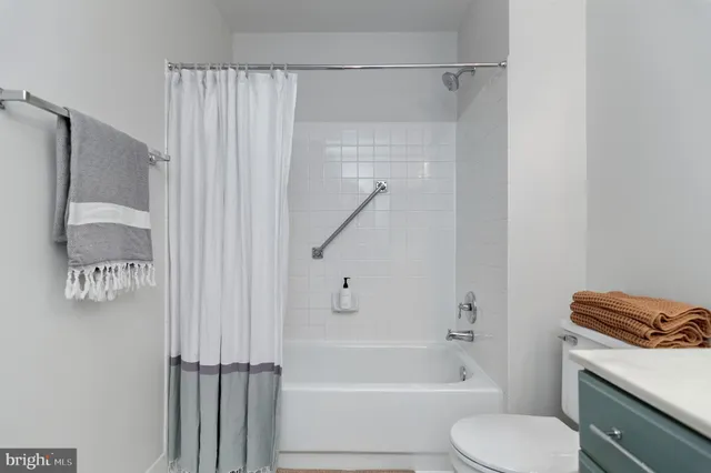 $840,000 | 3916 Oak Street, Fairfax, VA 22030