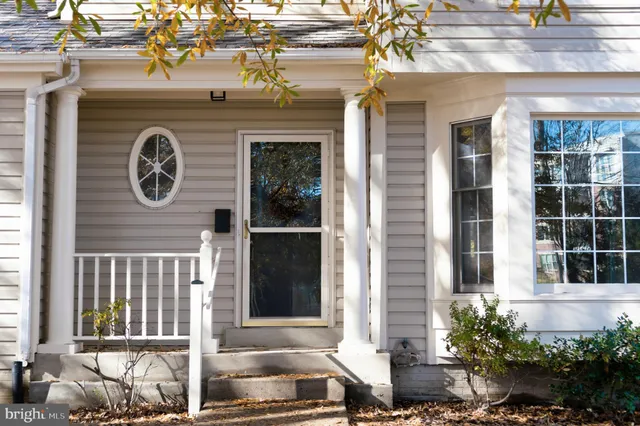 $840,000 | 3916 Oak Street, Fairfax, VA 22030