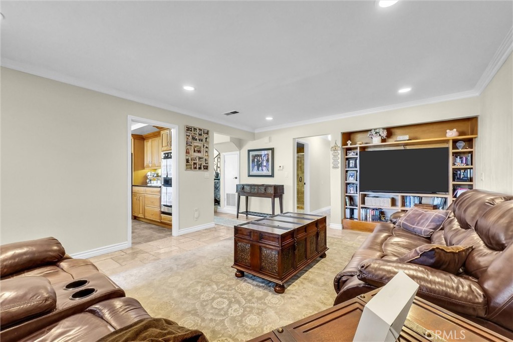 5380 Rural Ridge Circle Anaheim, CA 92807 - Photo 11 of 36 Gallery Image 11