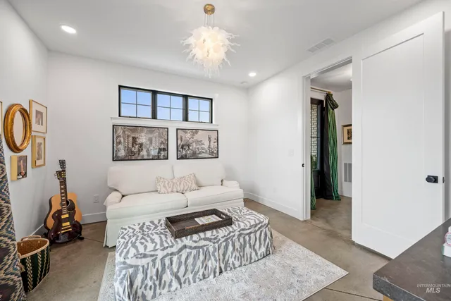 $917,000 | 646 North Ave H Avenue, Boise, ID 83712