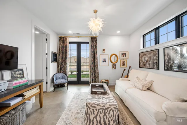 $917,000 | 646 North Ave H Avenue, Boise, ID 83712