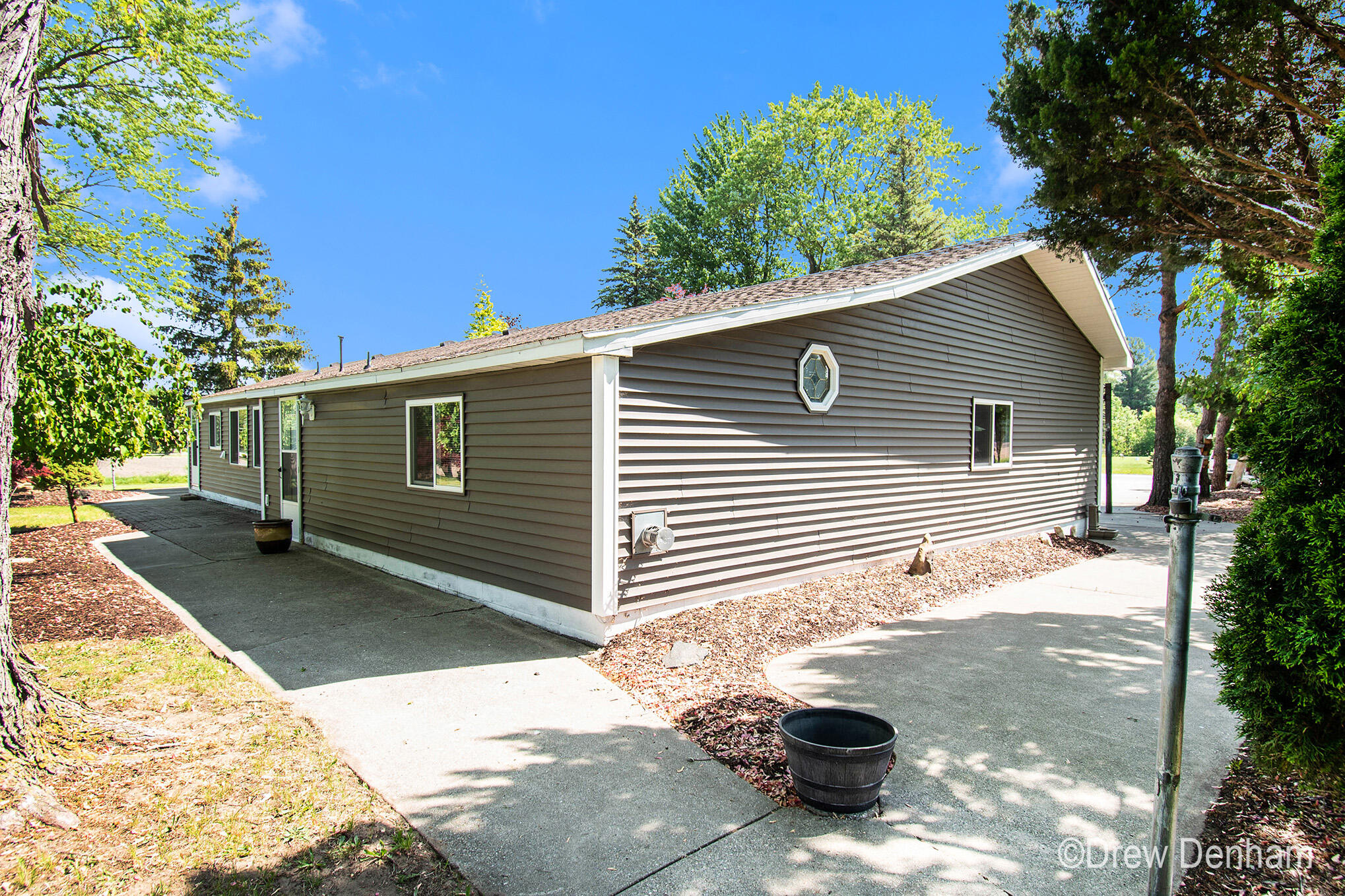 1630 7 Mile Road Kawkawlin, MI 48631 - Photo 23 of 26 Next Door Photos 1630_38