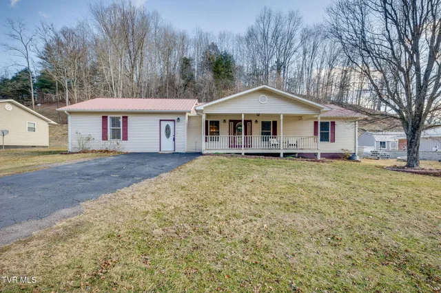 $229,900 | 152 Country Oaks Drive, Honaker, VA 24260