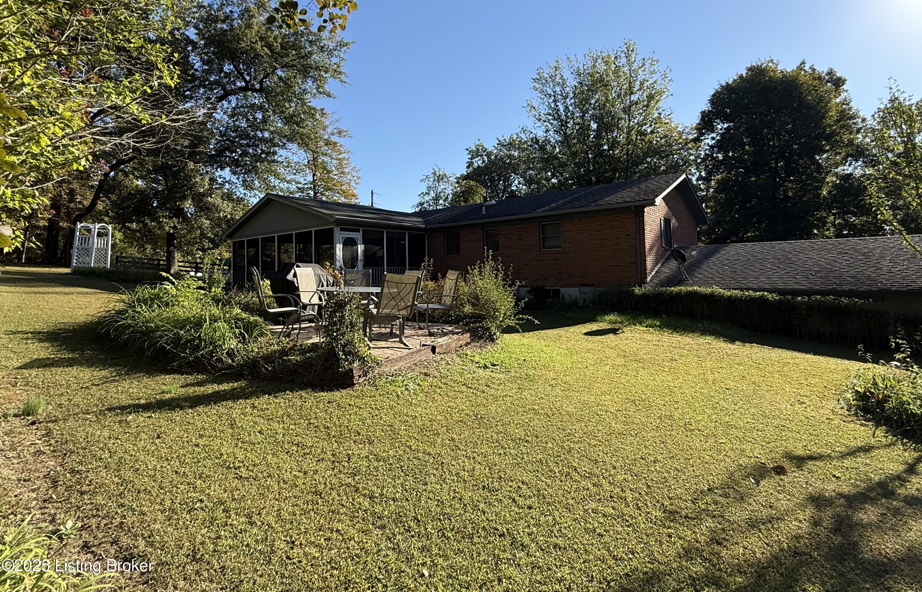555 Vessels Road Vine Grove, KY 40175 - Photo 5 of 63 IMG_3020