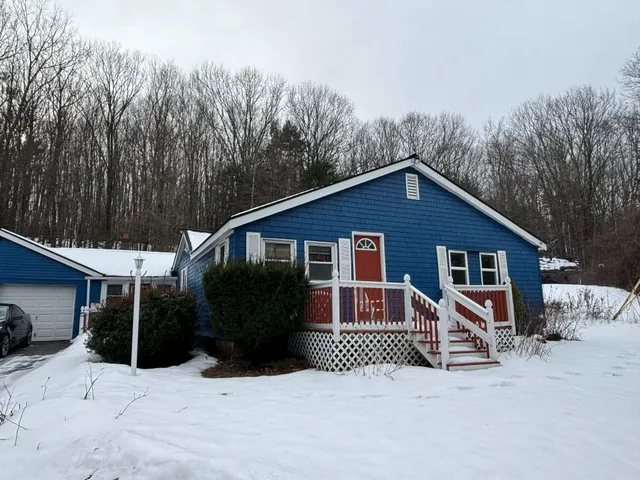 $319,900 | 257 Exeter Road, Epping, NH 03042