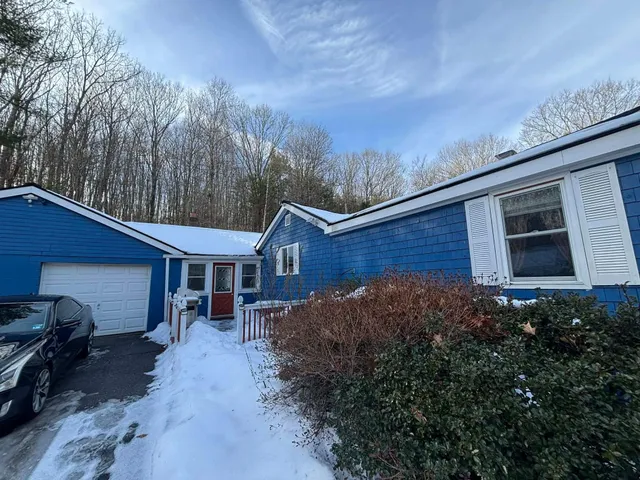$319,900 | 257 Exeter Road, Epping, NH 03042