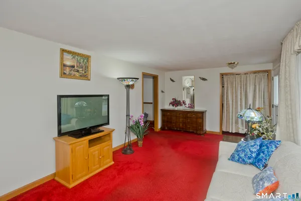 $299,900 | 630 Oak Street, East Hartford, CT 06118