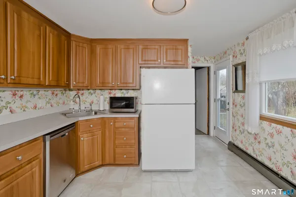 $299,900 | 630 Oak Street, East Hartford, CT 06118