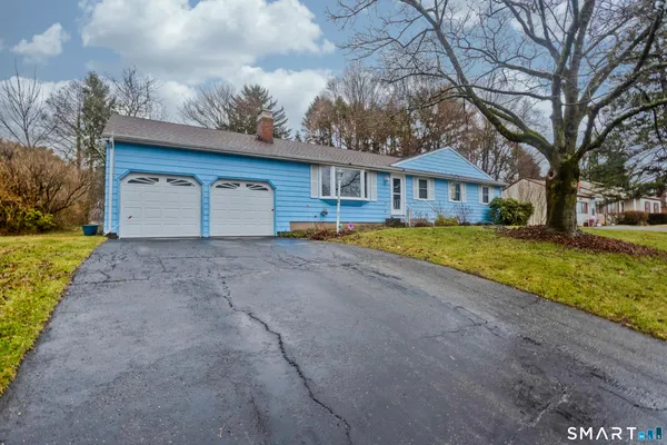 $299,900 | 630 Oak Street, East Hartford, CT 06118