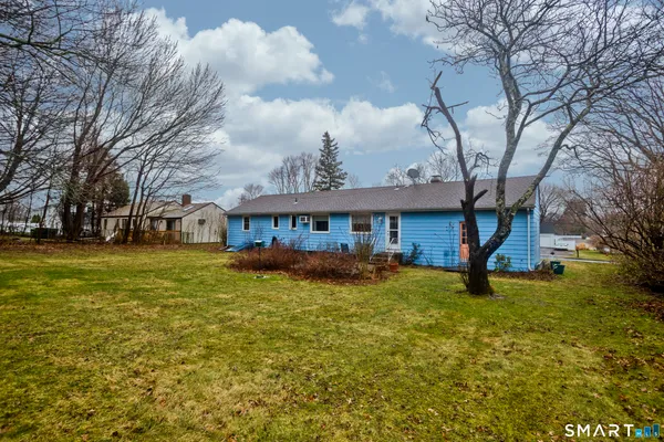 $299,900 | 630 Oak Street, East Hartford, CT 06118