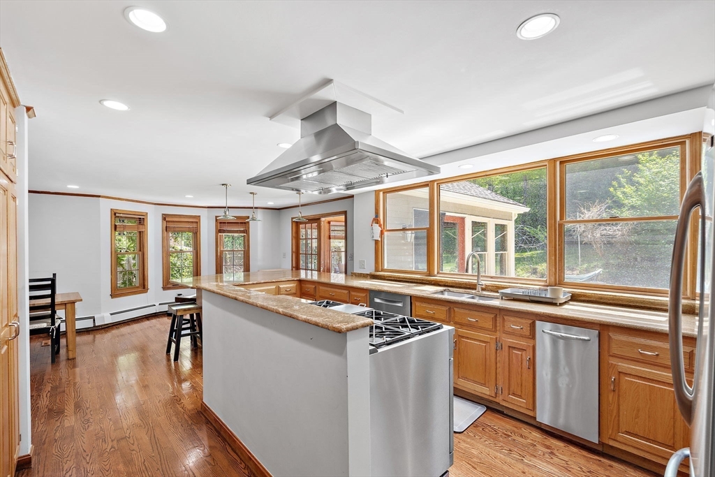 4 Dix Road Franklin, MA 02038 - Photo 4 of 39
