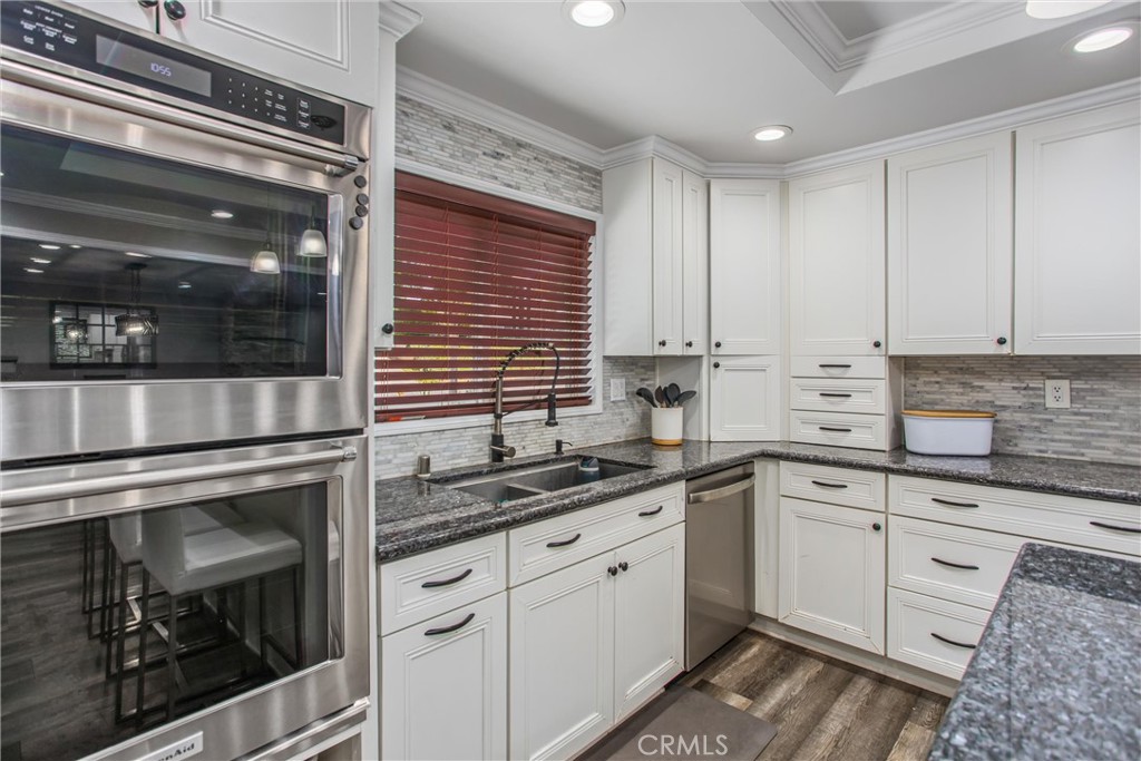 5169 Telefair Way Riverside, CA 92506 - Photo 13 of 47 Double ovens