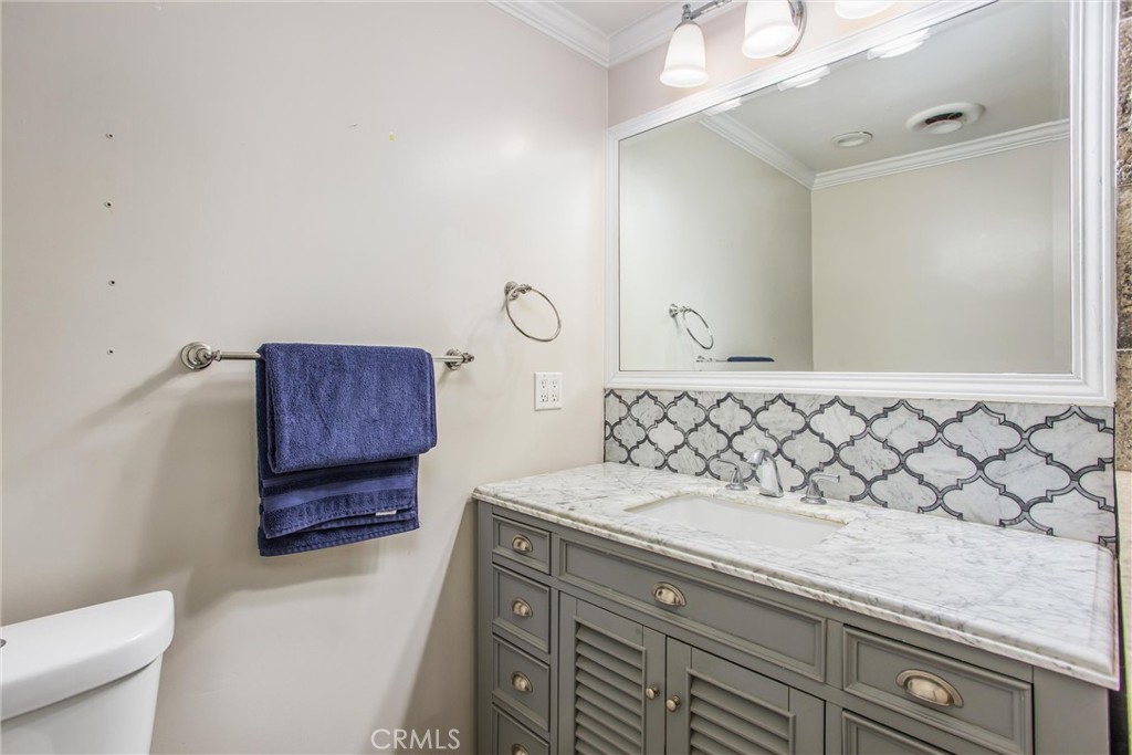 5169 Telefair Way Riverside, CA 92506 - Photo 21 of 47 Bathroom #1