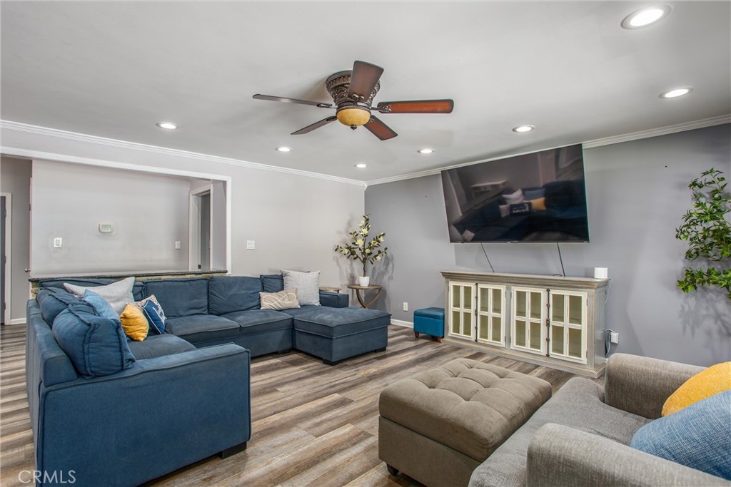 5169 Telefair Way Riverside, CA 92506 - Photo 7 of 47 View of the large livingroom