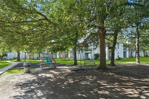 $129,900 | 1512 Parkview Boulevard, Unit 1512, Mandeville, LA 70471