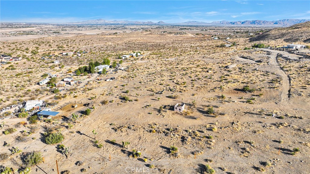 20828 Riverview Road Apple Valley, CA 92308 - Photo 5 of 11 a view of an ocean
