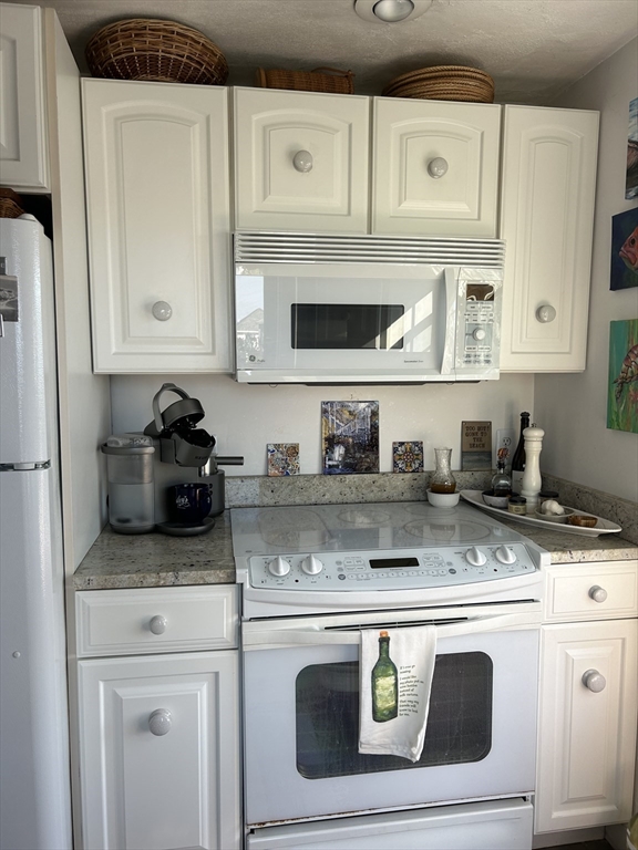 8 Cove Road Ipswich, MA 01938 - Photo 2 of 18