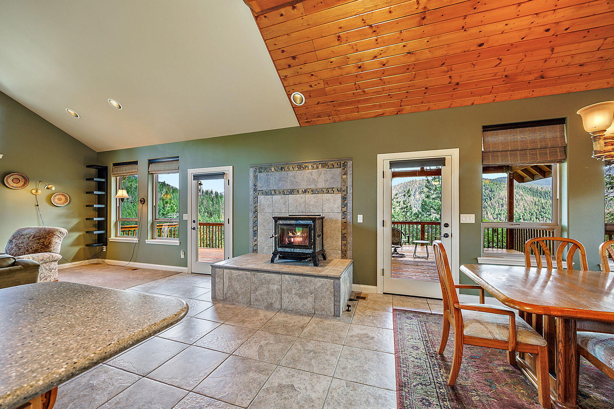 4061 Little Applegate Road Jacksonville, OR 97530 - Photo 15 of 90 ApxLA (31)