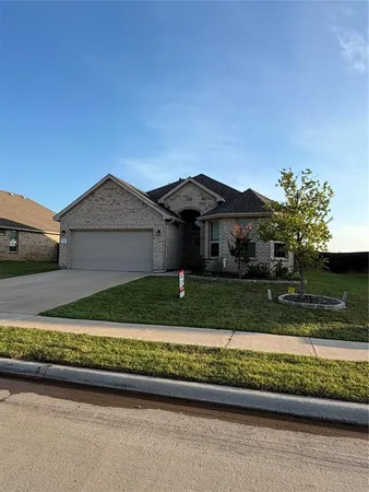 $359,500 | 1331 Madeline Lane, Krum, TX 76249