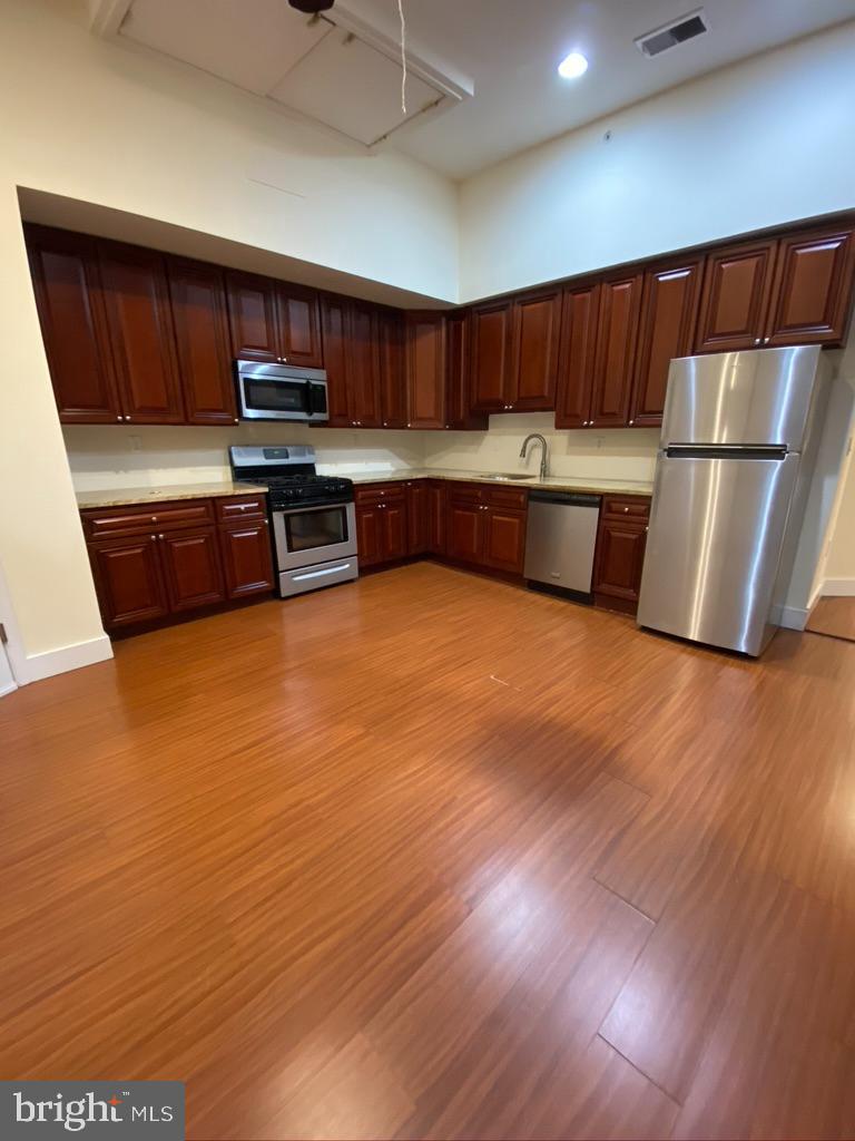 1206 Walnut Street, Unit 4 Philadelphia, PA 19107 - Photo 1 of 10