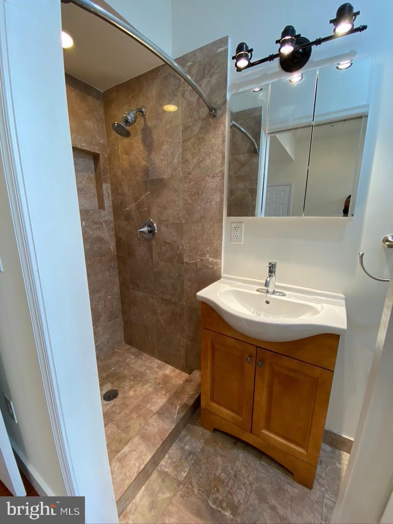 1206 Walnut Street, Unit 4 Philadelphia, PA 19107 - Photo 8 of 10