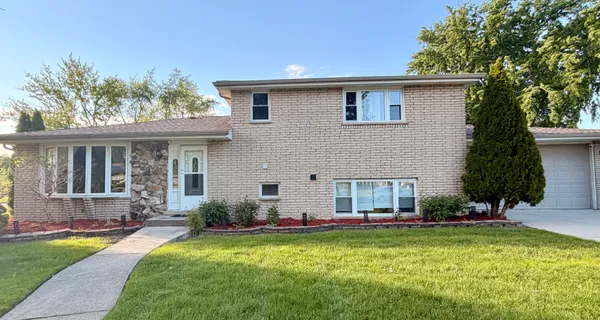 $415,000 | 12118 Somerset Road, Orland Park, IL 60467