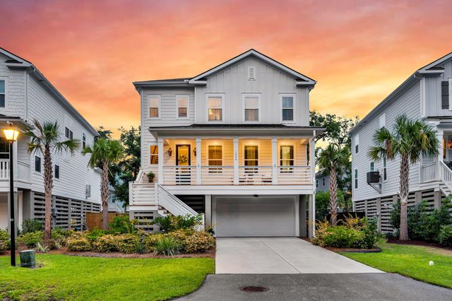 $1,075,000 | 1494 North Lakeshore Drive, Mount Pleasant, SC 29466