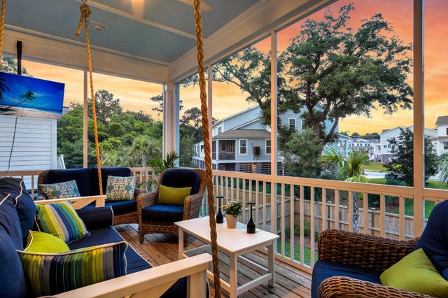 $1,075,000 | 1494 North Lakeshore Drive, Mount Pleasant, SC 29466