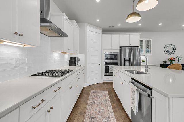 $1,075,000 | 1494 North Lakeshore Drive, Mount Pleasant, SC 29466