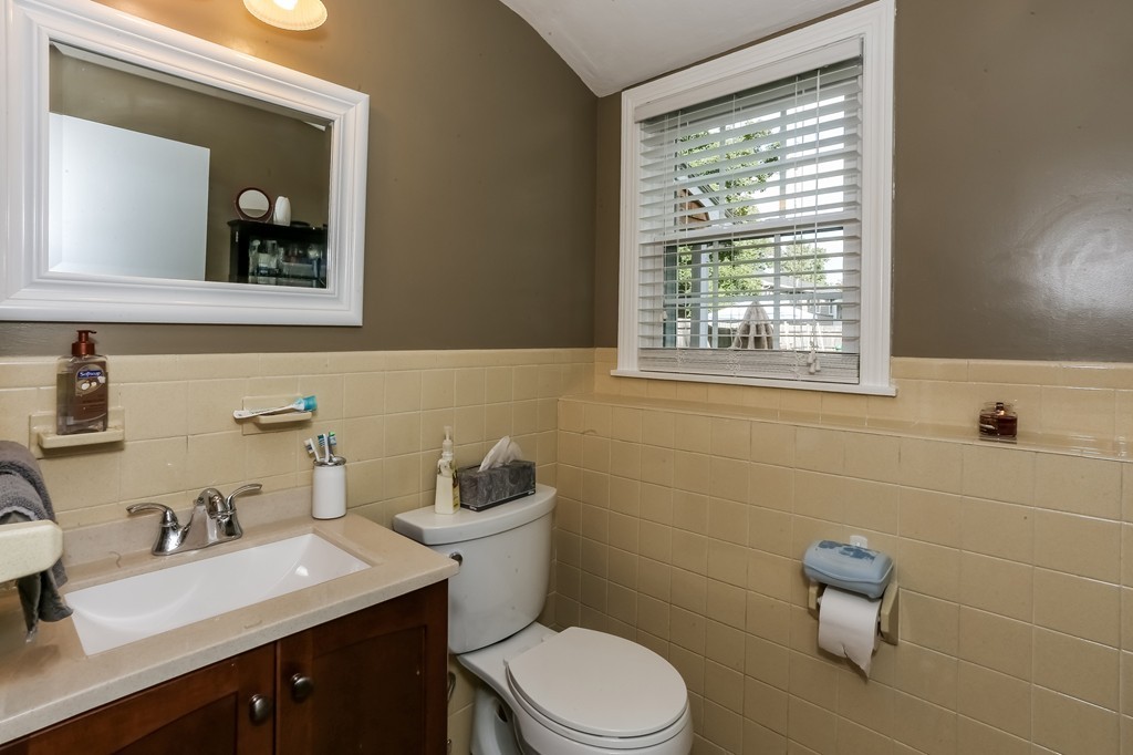 35 Brookwood Road Hanover, MA 02339 - Photo 13 of 19 Gallery Image 13