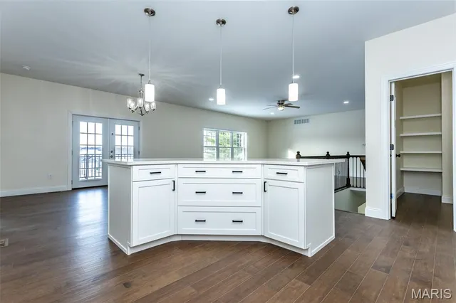 $529,000 | 9 Fairway Court, Alton, IL 62002