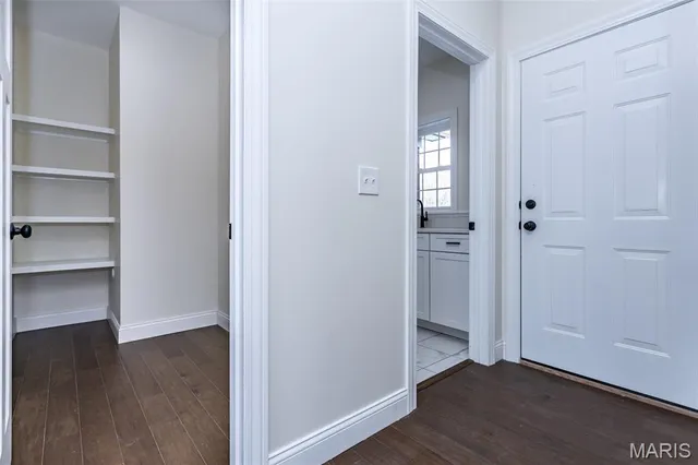 $529,000 | 9 Fairway Court, Alton, IL 62002