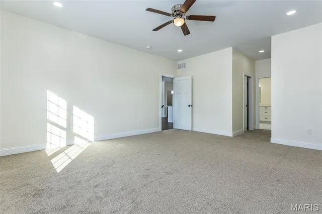 $529,000 | 9 Fairway Court, Alton, IL 62002