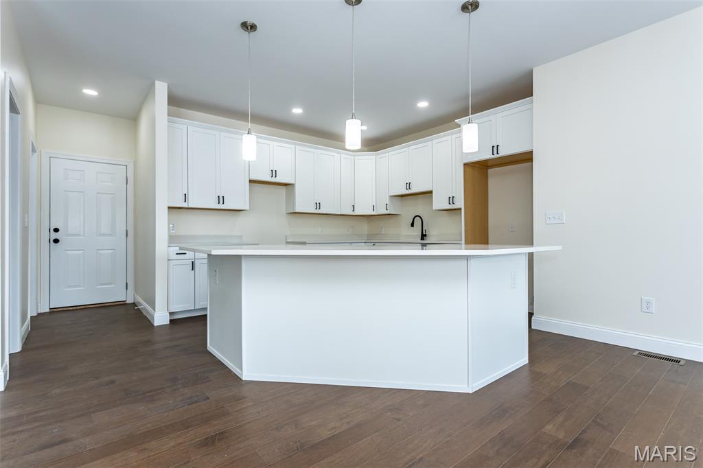 9 Fairway Court Alton, IL 62002 - Photo 8 of 47