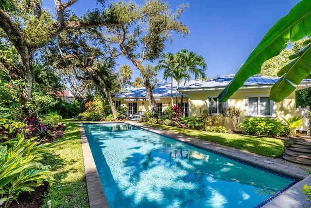 a view of a garden with flowers