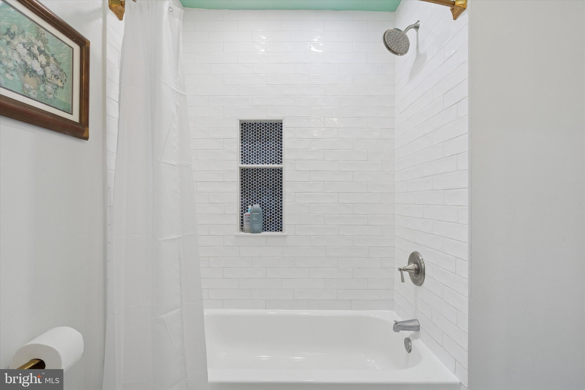 28 Chatham Road Ardmore, PA 19003 - Photo 19 of 32 a bathroom with a shower