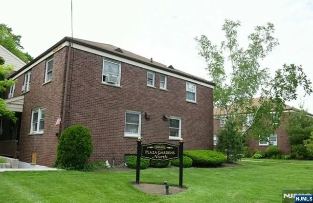 $2,000 | 2209 Center Avenue, Unit 209A, Fort Lee, NJ 07024