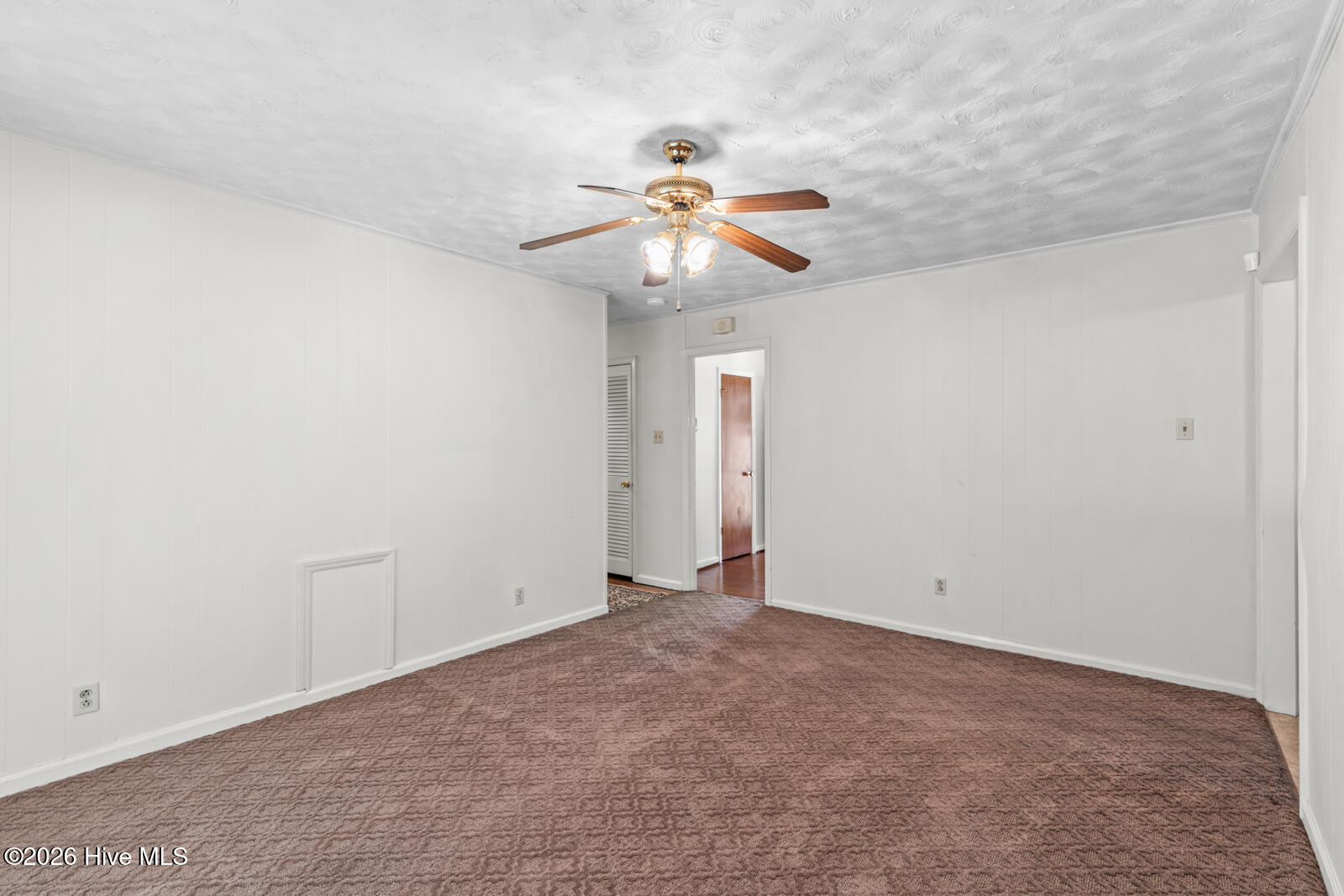 6 Laran Road Jacksonville, NC 28540 - Photo 22 of 41 The Family Room