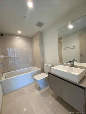 $8,800 | 1000 Brickell Plaza, Unit 3501, Miami, FL 33131