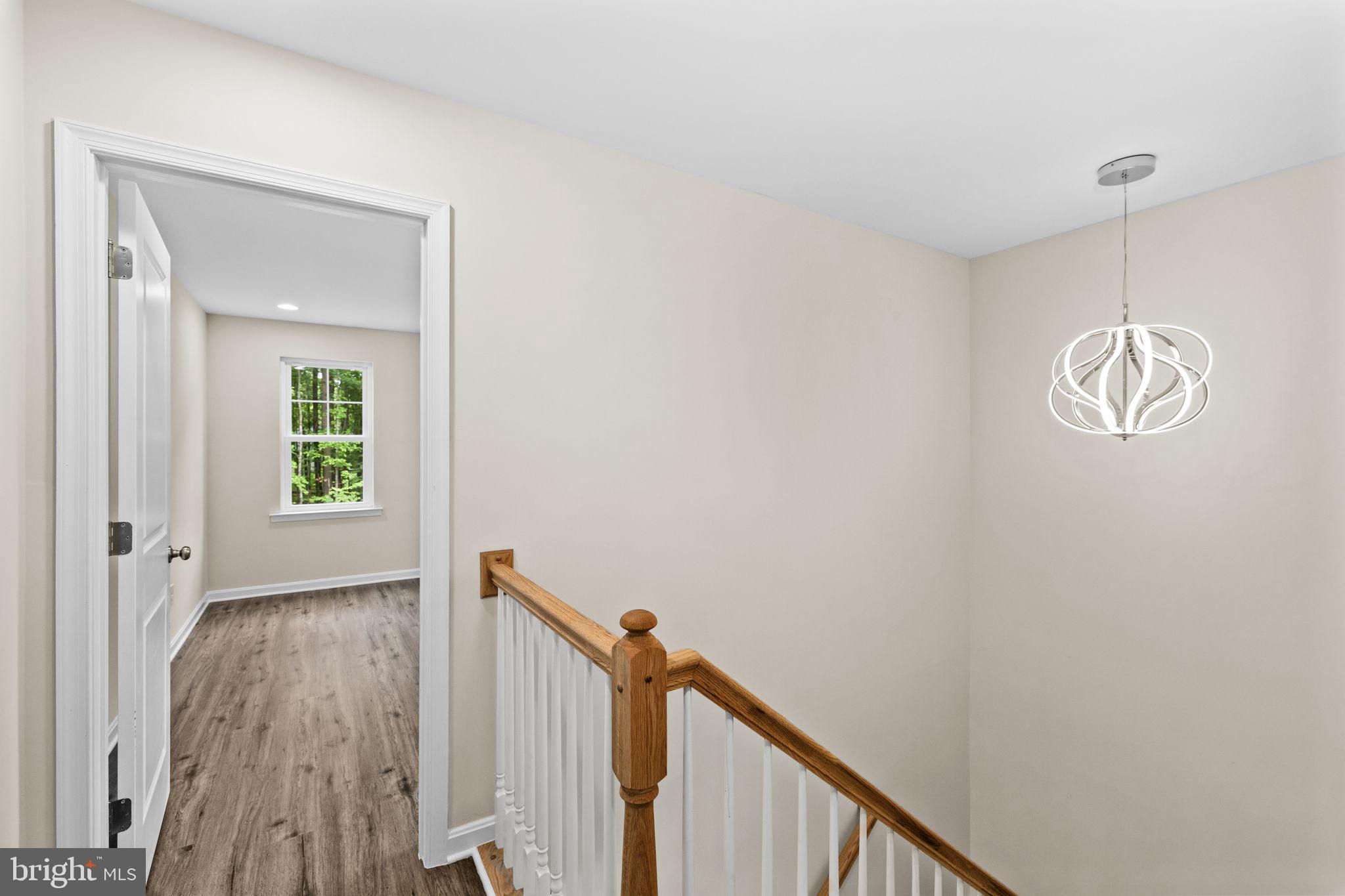 113 Laurel Lane Colonial Beach, VA 22443 - Photo 28 of 44 Upstairs Hallway