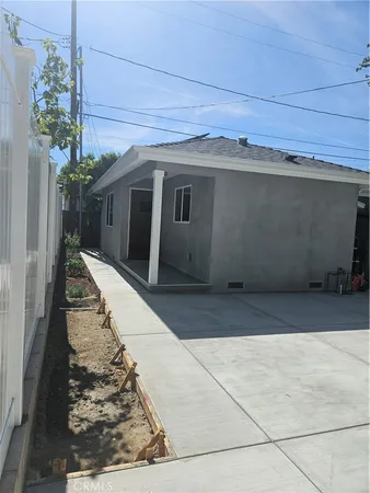 $3,250 | 319 North Shelton Street, Burbank, CA 91506