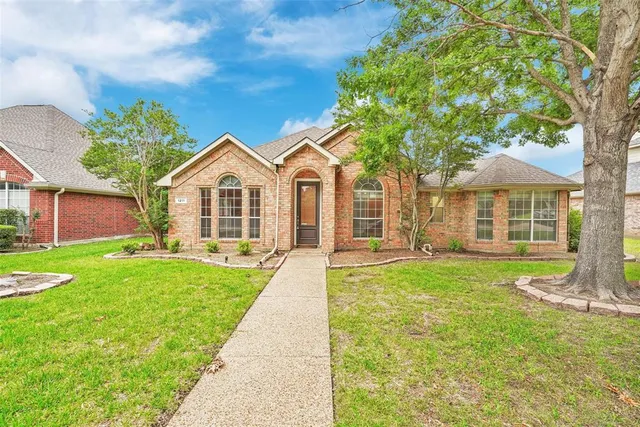 $2,800 | 1211 Greenway Drive, Allen, TX 75013